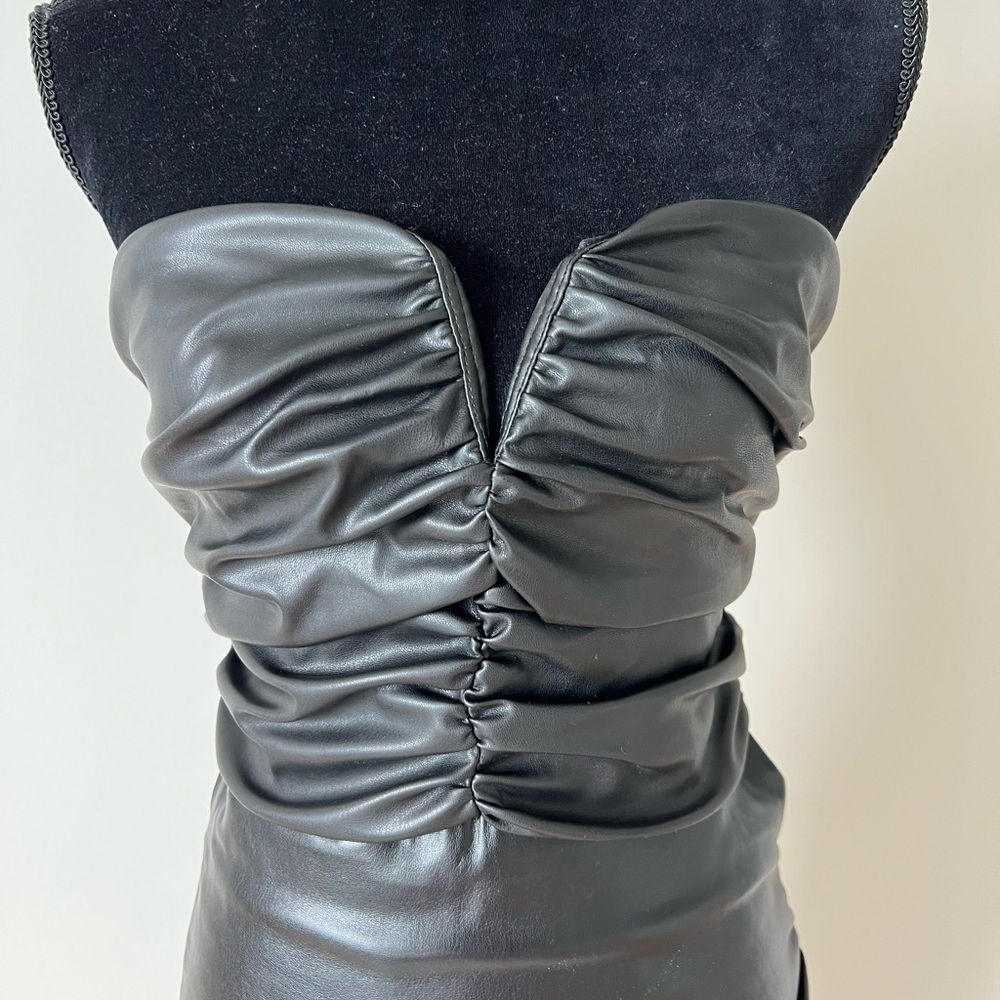 Elegant Black Strapless Dress